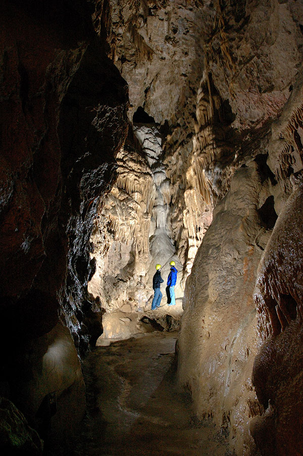Grotte de Comblain - Salle de la Cascade ©Découvertes de Comblain